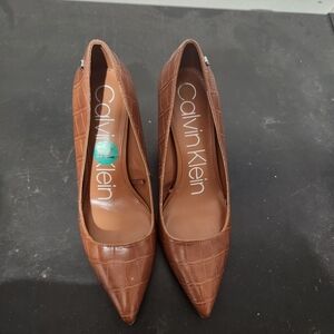 Calvien klien 7.5 brown pumps